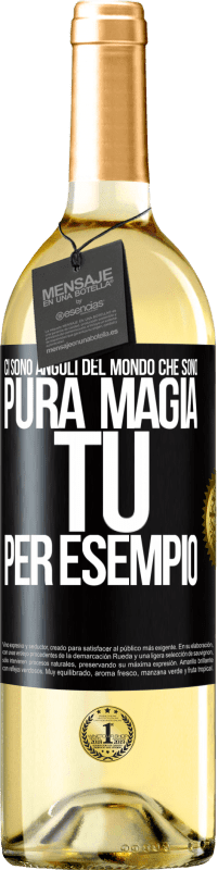 29,95 € Spedizione Gratuita | Vino bianco Edizione WHITE Ci sono angoli del mondo che sono pura magia. Tu per esempio Etichetta Nera. Etichetta personalizzabile Vino giovane Raccogliere 2023 Verdejo