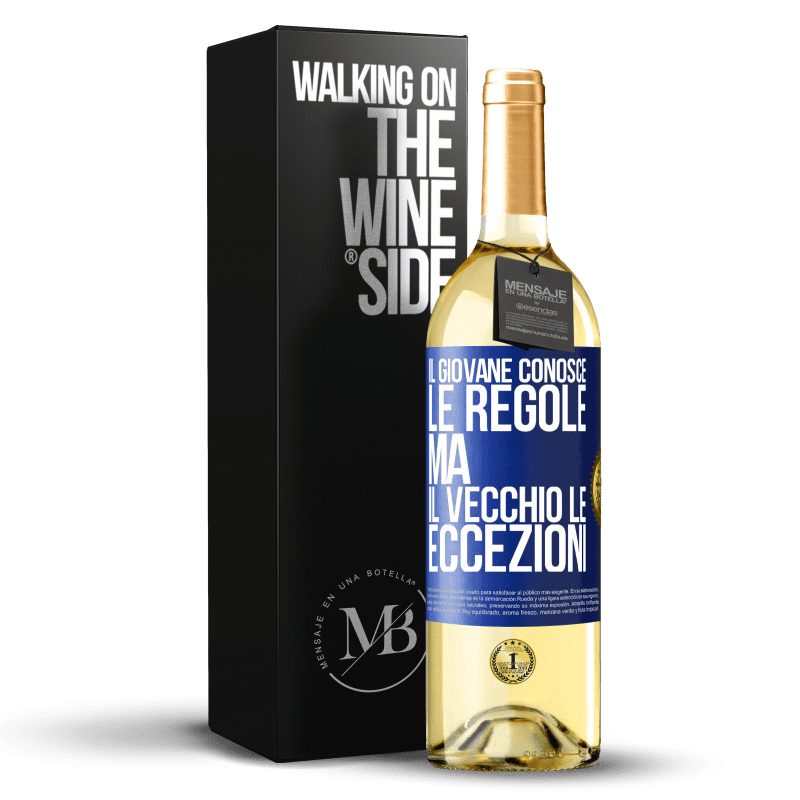 29,95 € Spedizione Gratuita | Vino bianco Edizione WHITE Il giovane conosce le regole, ma il vecchio le eccezioni Etichetta Blu. Etichetta personalizzabile Vino giovane Raccogliere 2024 Verdejo