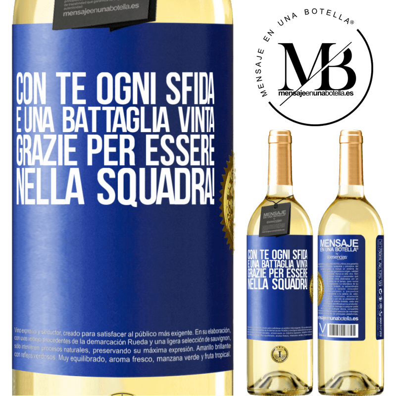 29,95 € Spedizione Gratuita | Vino bianco Edizione WHITE Con te ogni sfida è una battaglia vinta. Grazie per essere nella squadra! Etichetta Blu. Etichetta personalizzabile Vino giovane Raccogliere 2024 Verdejo