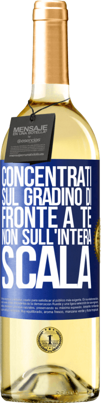 29,95 € | Vino bianco Edizione WHITE Concentrati sul gradino di fronte a te, non sull'intera scala Etichetta Blu. Etichetta personalizzabile Vino giovane Raccogliere 2024 Verdejo