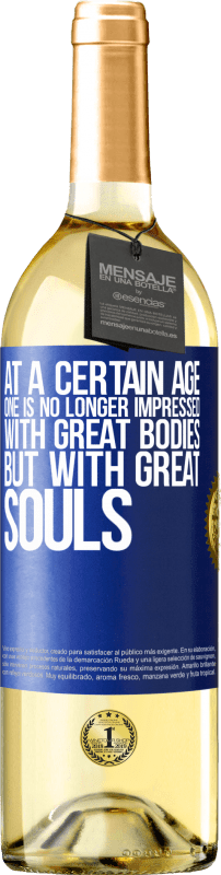 29,95 € | Белое вино Издание WHITE В определенном возрасте человек больше не впечатлен великими телами, но великими душами Синяя метка. Настраиваемая этикетка Молодое вино Урожай 2023 Verdejo