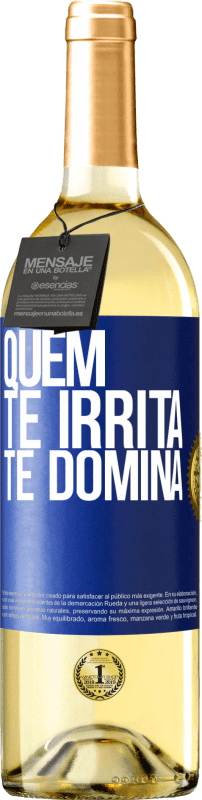 29,95 € | Vinho branco Edição WHITE Quem te irrita, te domina Etiqueta Azul. Etiqueta personalizável Vinho jovem Colheita 2024 Verdejo