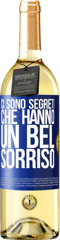 29,95 € | Vino bianco Edizione WHITE Ci sono segreti che hanno un bel sorriso Etichetta Blu. Etichetta personalizzabile Vino giovane Raccogliere 2023 Verdejo