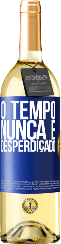 29,95 € | Vinho branco Edição WHITE O tempo nunca é desperdiçado Etiqueta Azul. Etiqueta personalizável Vinho jovem Colheita 2024 Verdejo