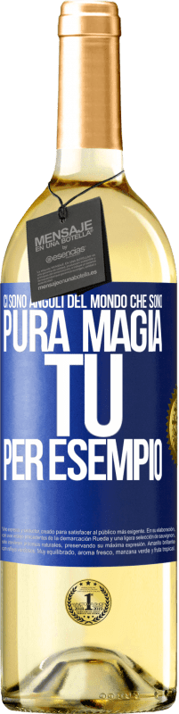 29,95 € Spedizione Gratuita | Vino bianco Edizione WHITE Ci sono angoli del mondo che sono pura magia. Tu per esempio Etichetta Blu. Etichetta personalizzabile Vino giovane Raccogliere 2025 Verdejo