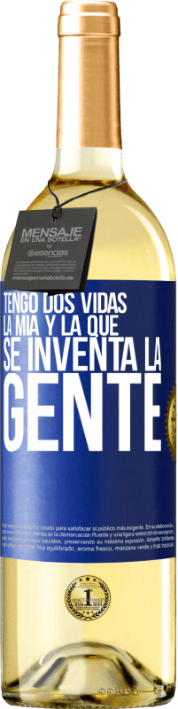 Envío gratis | Vino Blanco Edición WHITE Tengo dos vidas. La mía y la que se inventa la gente Etiqueta Azul. Etiqueta personalizable Vino joven Cosecha 2023 Verdejo