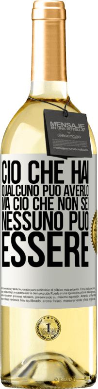29,95 € | Vino bianco Edizione WHITE Ciò che hai qualcuno può averlo, ma ciò che non sei nessuno può essere Etichetta Bianca. Etichetta personalizzabile Vino giovane Raccogliere 2025 Verdejo