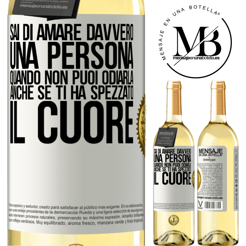 29,95 € Spedizione Gratuita | Vino bianco Edizione WHITE Sai di amare davvero una persona quando non puoi odiarla, anche se ti ha spezzato il cuore Etichetta Bianca. Etichetta personalizzabile Vino giovane Raccogliere 2024 Verdejo