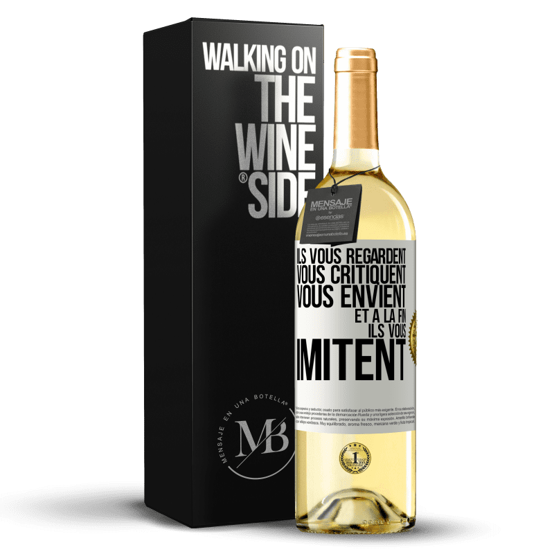 29,95 € Envoi gratuit | Vin blanc Édition WHITE Ils vous regardent, vous critiquent vous envient... et à la fin ils vous imitent Étiquette Blanche. Étiquette personnalisable Vin jeune Récolte 2024 Verdejo