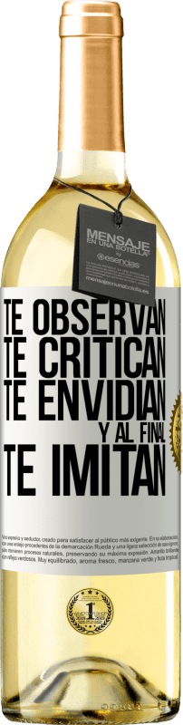 29,95 € Envío gratis | Vino Blanco Edición WHITE Te observan, te critican, te envidian… y al final, te imitan Etiqueta Blanca. Etiqueta personalizable Vino joven Cosecha 2025 Verdejo