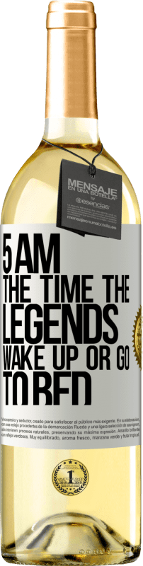 29,95 € | Белое вино Издание WHITE 5 часов утра Время, когда легенды просыпаются или ложатся спать Белая этикетка. Настраиваемая этикетка Молодое вино Урожай 2023 Verdejo