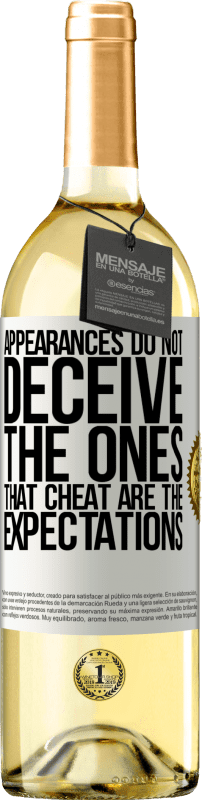 29,95 € | White Wine WHITE Edition Appearances do not deceive. The ones that cheat are the expectations White Label. Customizable label Young wine Harvest 2024 Verdejo