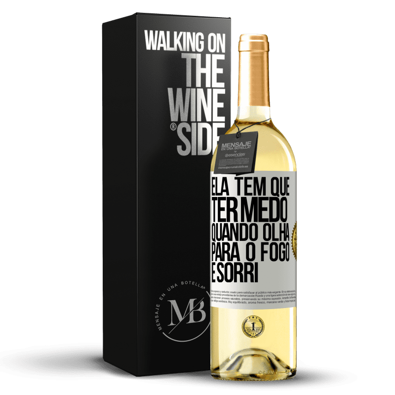 29,95 € Envio grátis | Vinho branco Edição WHITE Ela tem que ter medo quando olha para o fogo e sorri Etiqueta Branca. Etiqueta personalizável Vinho jovem Colheita 2024 Verdejo