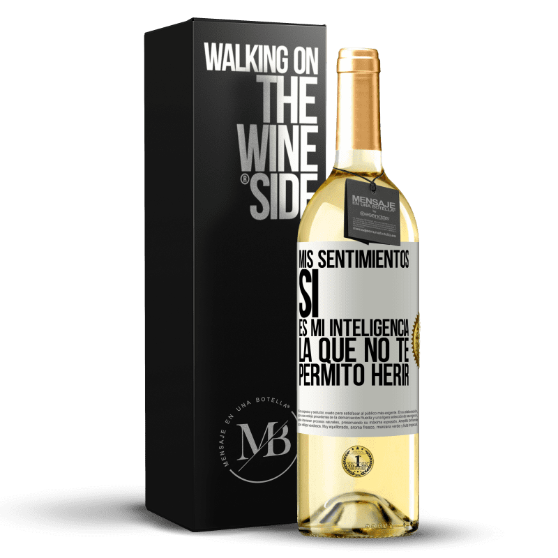 29,95 € Envío gratis | Vino Blanco Edición WHITE Mis sentimientos, sí. Es mi inteligencia la que no te permito herir Etiqueta Blanca. Etiqueta personalizable Vino joven Cosecha 2024 Verdejo