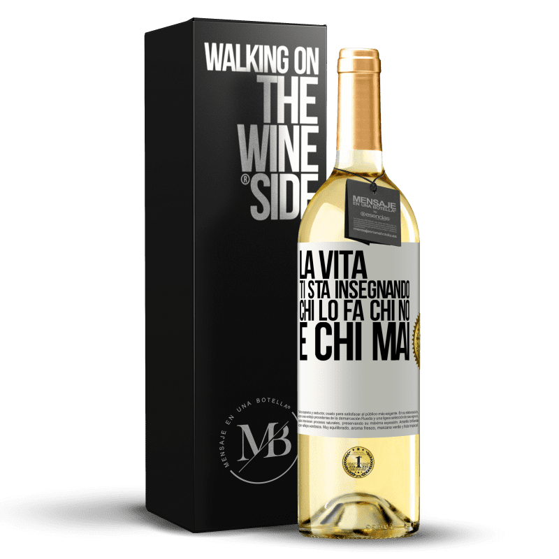 29,95 € Spedizione Gratuita | Vino bianco Edizione WHITE La vita ti sta insegnando chi lo fa, chi no e chi mai Etichetta Bianca. Etichetta personalizzabile Vino giovane Raccogliere 2023 Verdejo