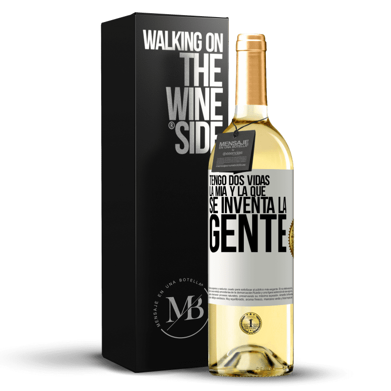 29,95 € Envío gratis | Vino Blanco Edición WHITE Tengo dos vidas. La mía y la que se inventa la gente Etiqueta Blanca. Etiqueta personalizable Vino joven Cosecha 2023 Verdejo