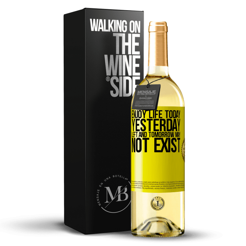 29,95 € 送料無料 | 白ワイン WHITEエディション 今日の生活をお楽しみください。昨日は残り、明日は存在しない可能性があります 黄色のラベル. カスタマイズ可能なラベル 若いワイン 収穫 2023 Verdejo