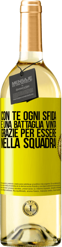 29,95 € Spedizione Gratuita | Vino bianco Edizione WHITE Con te ogni sfida è una battaglia vinta. Grazie per essere nella squadra! Etichetta Gialla. Etichetta personalizzabile Vino giovane Raccogliere 2023 Verdejo