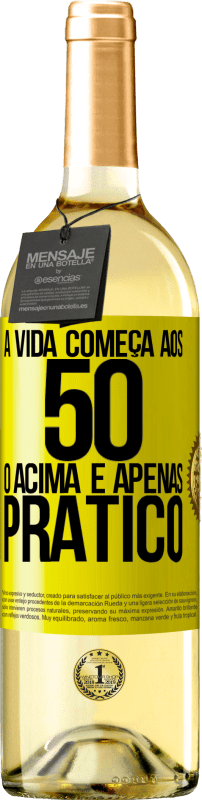29,95 € | Vinho branco Edição WHITE A vida começa aos 50 anos, o acima é apenas prático Etiqueta Amarela. Etiqueta personalizável Vinho jovem Colheita 2025 Verdejo
