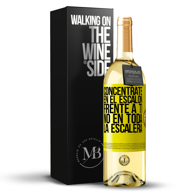 29,95 € Envío gratis | Vino Blanco Edición WHITE Concéntrate en el escalón frente a ti, no en toda la escalera Etiqueta Amarilla. Etiqueta personalizable Vino joven Cosecha 2024 Verdejo