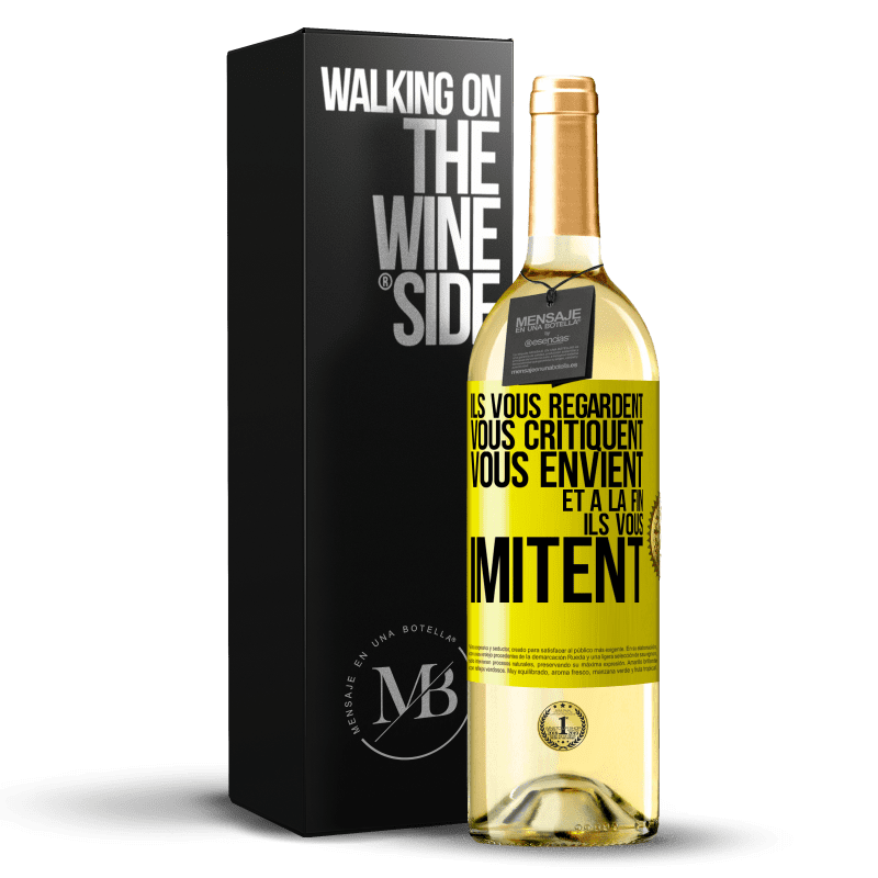 29,95 € Envoi gratuit | Vin blanc Édition WHITE Ils vous regardent, vous critiquent vous envient... et à la fin ils vous imitent Étiquette Jaune. Étiquette personnalisable Vin jeune Récolte 2024 Verdejo