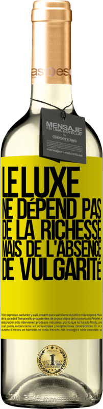 29,95 € | Vin blanc Édition WHITE Le luxe ne dépend pas de la richesse, mais de l'absence de vulgarité Étiquette Jaune. Étiquette personnalisable Vin jeune Récolte 2024 Verdejo