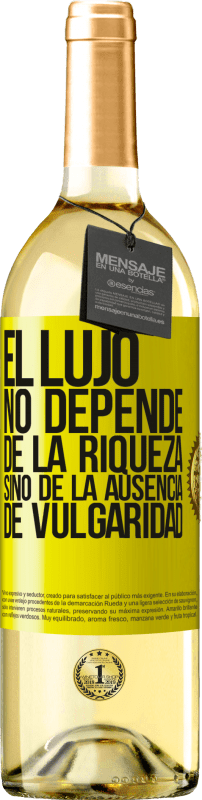 Envío gratis | Vino Blanco Edición WHITE El lujo no depende de la riqueza, sino de la ausencia de vulgaridad Etiqueta Amarilla. Etiqueta personalizable Vino joven Cosecha 2023 Verdejo