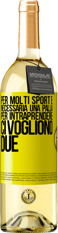 29,95 € | Vino bianco Edizione WHITE Per molti sport è necessaria una palla. Per intraprendere, ci vogliono due Etichetta Gialla. Etichetta personalizzabile Vino giovane Raccogliere 2023 Verdejo