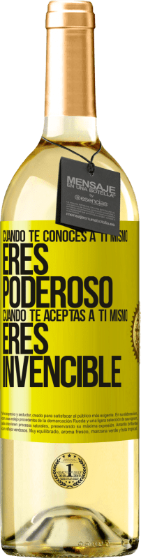 29,95 € Envío gratis | Vino Blanco Edición WHITE Cuando te conoces a ti mismo, eres poderoso. Cuando te aceptas a ti mismo, eres invencible Etiqueta Amarilla. Etiqueta personalizable Vino joven Cosecha 2023 Verdejo