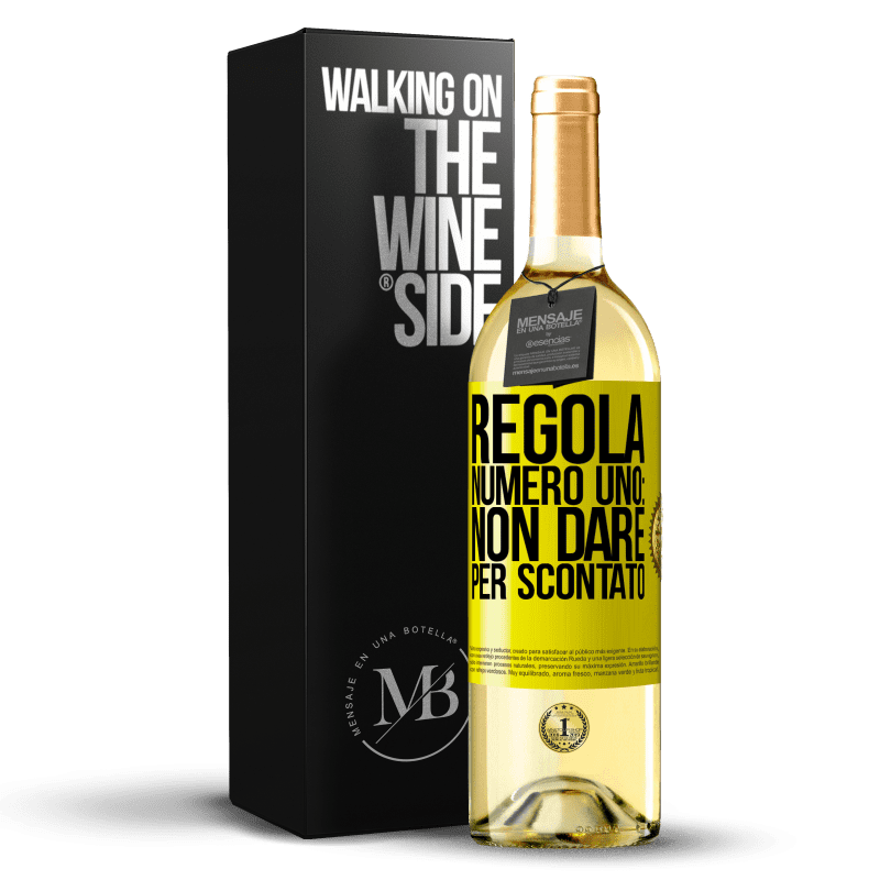 29,95 € Spedizione Gratuita | Vino bianco Edizione WHITE Regola numero uno: non dare per scontato Etichetta Gialla. Etichetta personalizzabile Vino giovane Raccogliere 2024 Verdejo