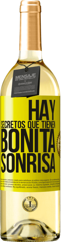 29,95 € | Vino Blanco Edición WHITE Hay secretos que tienen bonita sonrisa Etiqueta Amarilla. Etiqueta personalizable Vino joven Cosecha 2023 Verdejo