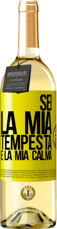 29,95 € Spedizione Gratuita | Vino bianco Edizione WHITE Sei la mia tempesta e la mia calma Etichetta Gialla. Etichetta personalizzabile Vino giovane Raccogliere 2025 Verdejo
