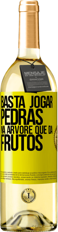 29,95 € Envio grátis | Vinho branco Edição WHITE Basta jogar pedras na árvore que dá frutos Etiqueta Amarela. Etiqueta personalizável Vinho jovem Colheita 2025 Verdejo