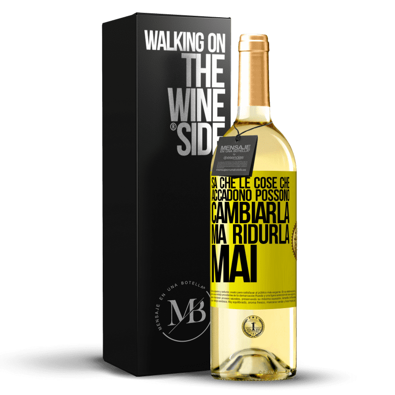 29,95 € Spedizione Gratuita | Vino bianco Edizione WHITE Sa che le cose che accadono possono cambiarla, ma ridurla, mai Etichetta Gialla. Etichetta personalizzabile Vino giovane Raccogliere 2024 Verdejo