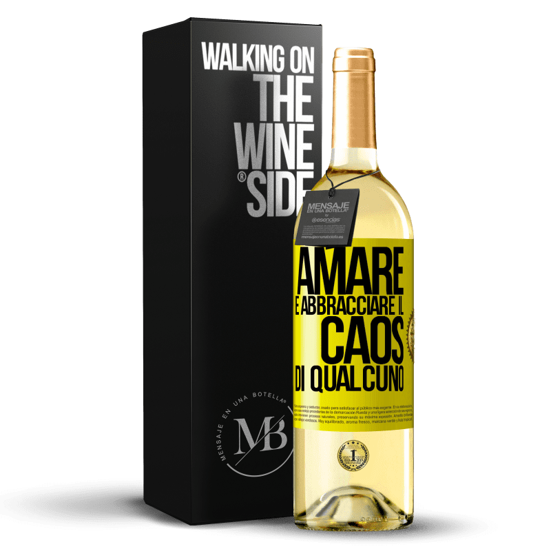 29,95 € Spedizione Gratuita | Vino bianco Edizione WHITE Amare è abbracciare il caos di qualcuno Etichetta Gialla. Etichetta personalizzabile Vino giovane Raccogliere 2023 Verdejo