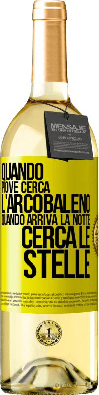 29,95 € Spedizione Gratuita | Vino bianco Edizione WHITE Quando piove, cerca l'arcobaleno, quando arriva la notte, cerca le stelle Etichetta Gialla. Etichetta personalizzabile Vino giovane Raccogliere 2025 Verdejo