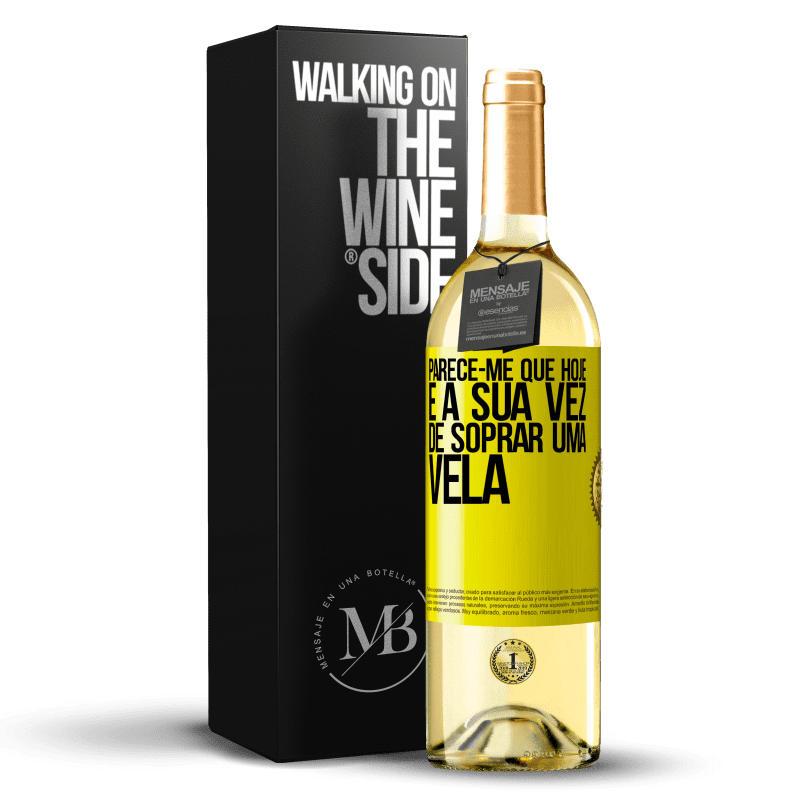 29,95 € Envio grátis | Vinho branco Edição WHITE Parece-me que hoje, é a sua vez de soprar uma vela Etiqueta Amarela. Etiqueta personalizável Vinho jovem Colheita 2024 Verdejo