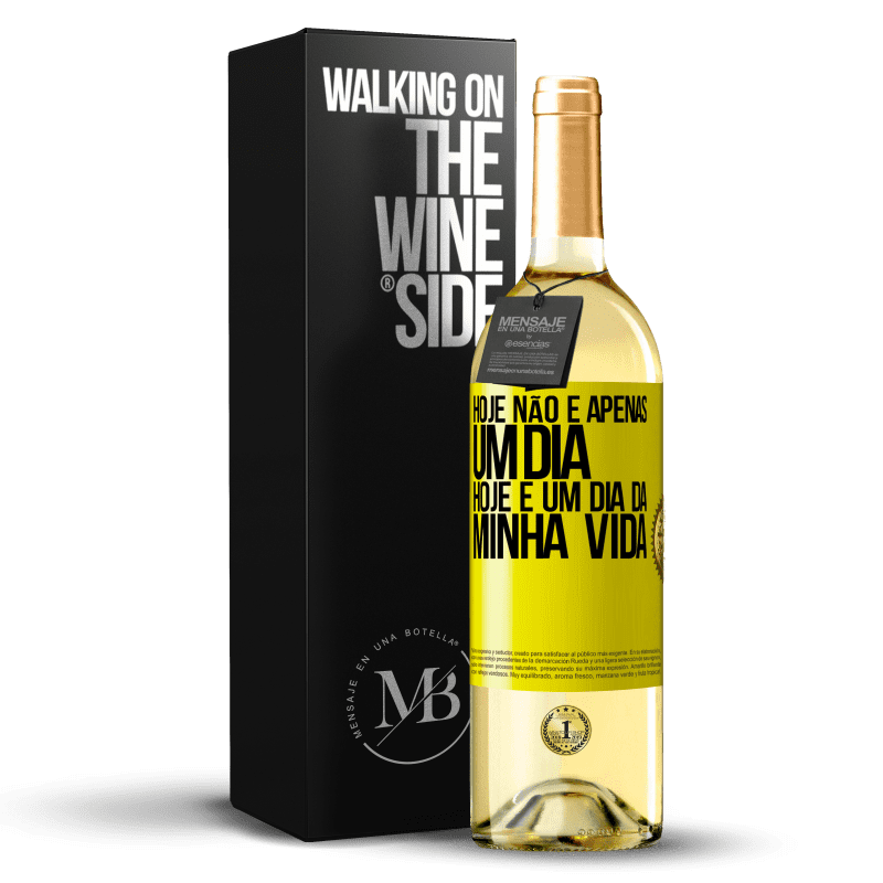 29,95 € Envio grátis | Vinho branco Edição WHITE Hoje não é apenas um dia, hoje é um dia da minha vida Etiqueta Amarela. Etiqueta personalizável Vinho jovem Colheita 2024 Verdejo