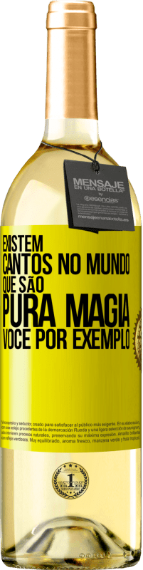 29,95 € Envio grátis | Vinho branco Edição WHITE Existem cantos no mundo que são pura magia. Você por exemplo Etiqueta Amarela. Etiqueta personalizável Vinho jovem Colheita 2025 Verdejo