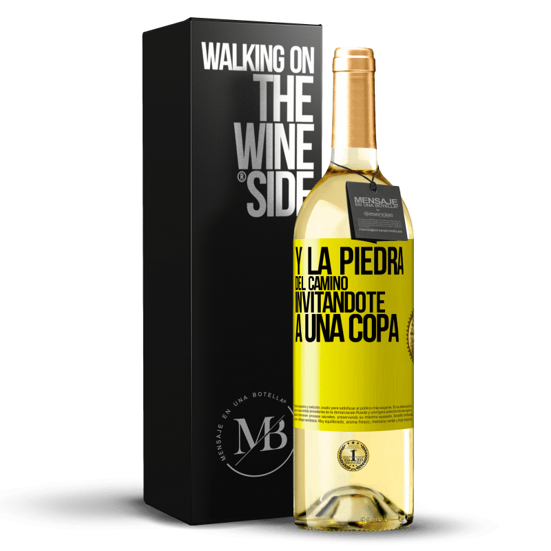 29,95 € Envío gratis | Vino Blanco Edición WHITE Y la piedra del camino invitándote a una copa Etiqueta Amarilla. Etiqueta personalizable Vino joven Cosecha 2023 Verdejo