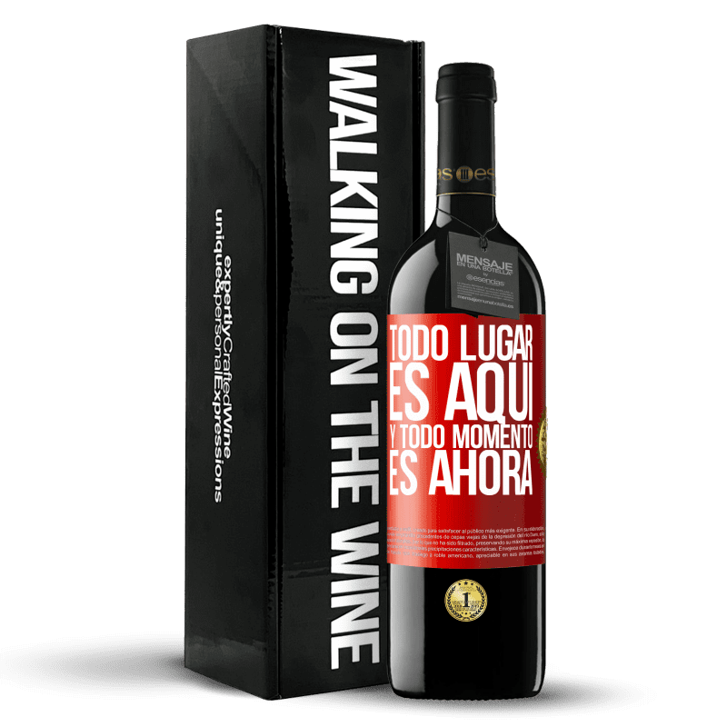 29,95 € Envío gratis | Vino Tinto Edición RED Crianza 6 Meses Todo lugar es aquí y todo momento es ahora Etiqueta Roja. Etiqueta personalizable Crianza en barrica de roble 6 Meses Cosecha 2020 Tempranillo