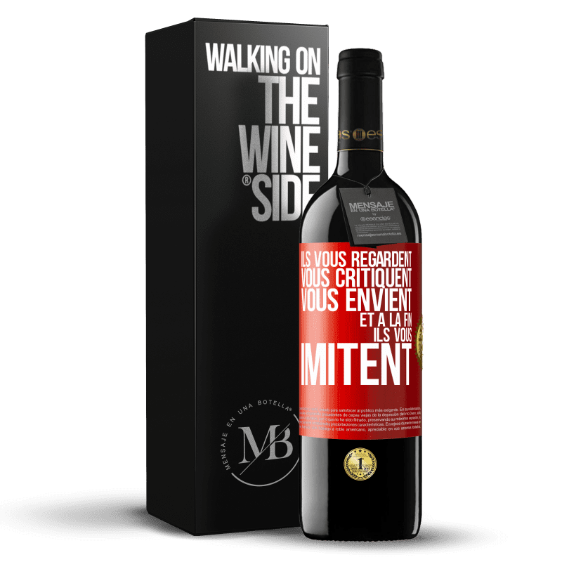 39,95 € Envoi gratuit | Vin rouge Édition RED MBE Réserve Ils vous regardent, vous critiquent vous envient... et à la fin ils vous imitent Étiquette Rouge. Étiquette personnalisable Réserve 12 Mois Récolte 2015 Tempranillo