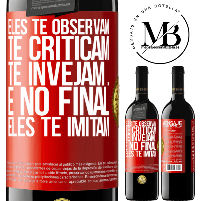 39,95 € Envio grátis | Vinho tinto Edição RED MBE Reserva Eles te observam, te criticam, te invejam ... e no final, eles te imitam Etiqueta Vermelha. Etiqueta personalizável Reserva 12 Meses Colheita 2016 Tempranillo