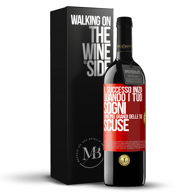 39,95 € Spedizione Gratuita | Vino rosso Edizione RED MBE Riserva Il successo inizia quando i tuoi sogni sono più grandi delle tue scuse Etichetta Rossa. Etichetta personalizzabile Riserva 12 Mesi Raccogliere 2015 Tempranillo