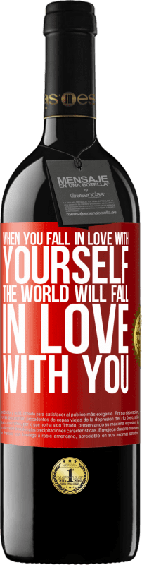 39,95 € | 赤ワイン REDエディション MBE 予約する あなたが自分に恋をすると、世界はあなたに恋に落ちます 赤いタグ. カスタマイズ可能なラベル 予約する 12 月 収穫 2014 Tempranillo