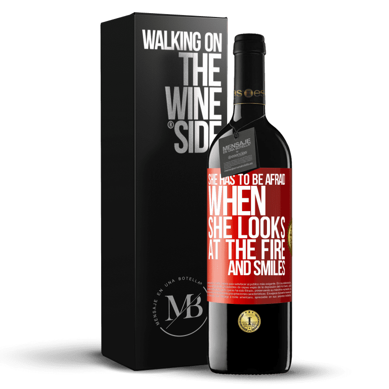 29,95 € Free Shipping | Red Wine RED Edition Crianza 6 Months She has to be afraid when she looks at the fire and smiles Red Label. Customizable label Aging in oak barrels 6 Months Harvest 2020 Tempranillo