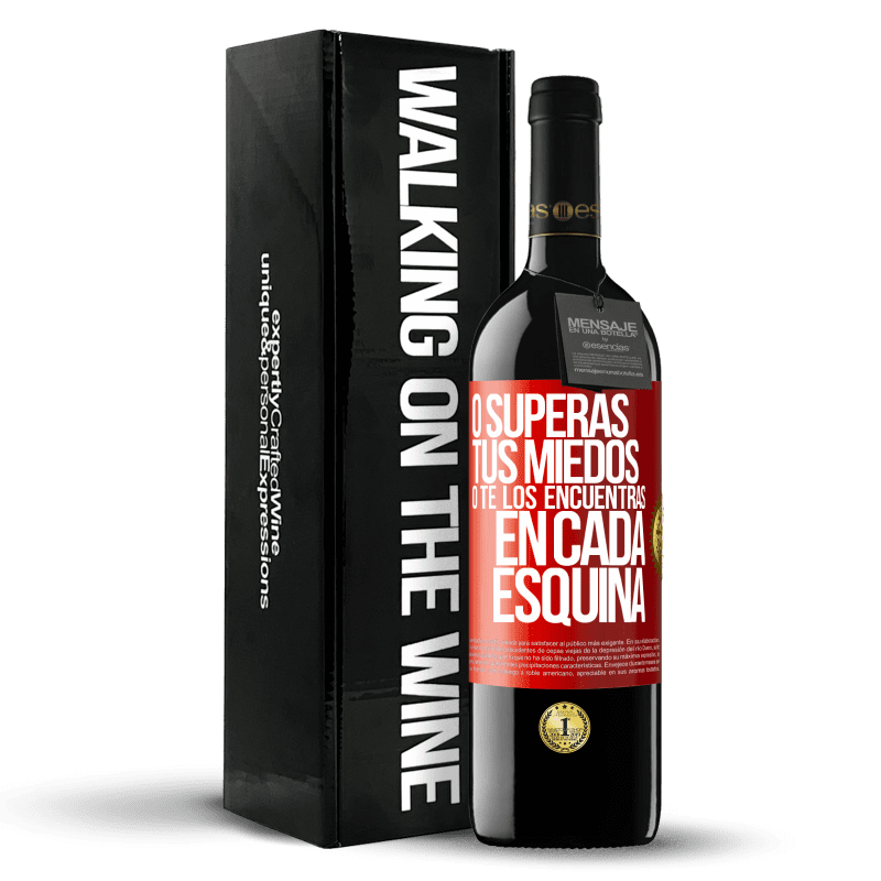 29,95 € Envoi gratuit | Vin rouge Édition RED Crianza 6 Mois Ou vous surmontez vos peurs, ou vous les trouvez dans tous les coins Étiquette Rouge. Étiquette personnalisable Vieillissement en fûts de chêne 6 Mois Récolte 2020 Tempranillo