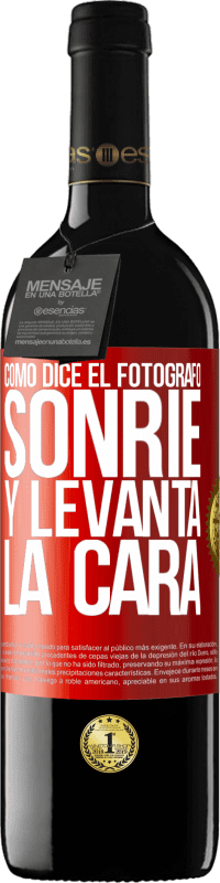 Envío gratis | Vino Tinto Edición RED MBE Reserva Como dice el fotógrafo, sonríe y levanta la cara Etiqueta Roja. Etiqueta personalizable Reserva 12 Meses Cosecha 2014 Tempranillo