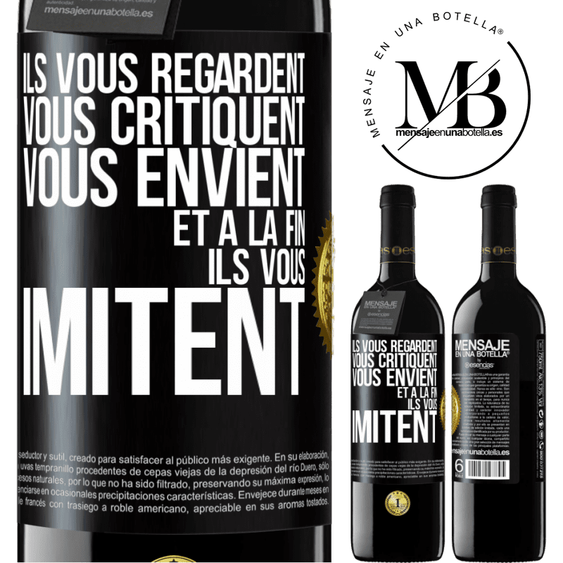 39,95 € Envoi gratuit | Vin rouge Édition RED MBE Réserve Ils vous regardent, vous critiquent vous envient... et à la fin ils vous imitent Étiquette Noire. Étiquette personnalisable Réserve 12 Mois Récolte 2016 Tempranillo