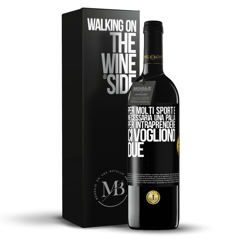 39,95 € Spedizione Gratuita | Vino rosso Edizione RED MBE Riserva Per molti sport è necessaria una palla. Per intraprendere, ci vogliono due Etichetta Nera. Etichetta personalizzabile Riserva 12 Mesi Raccogliere 2015 Tempranillo